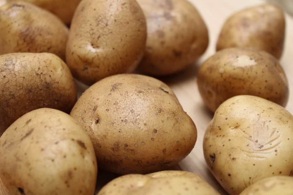 How Long to Bake a Potato (Time & Temp)